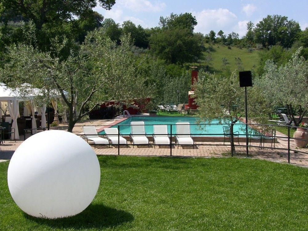Il Poggio Dei Pettirossi Hotel Беваня Екстериор снимка