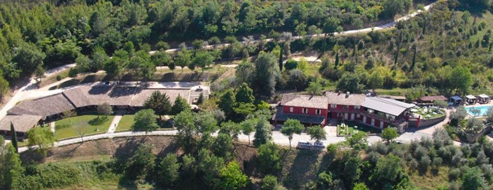 Il Poggio Dei Pettirossi Hotel Беваня Екстериор снимка