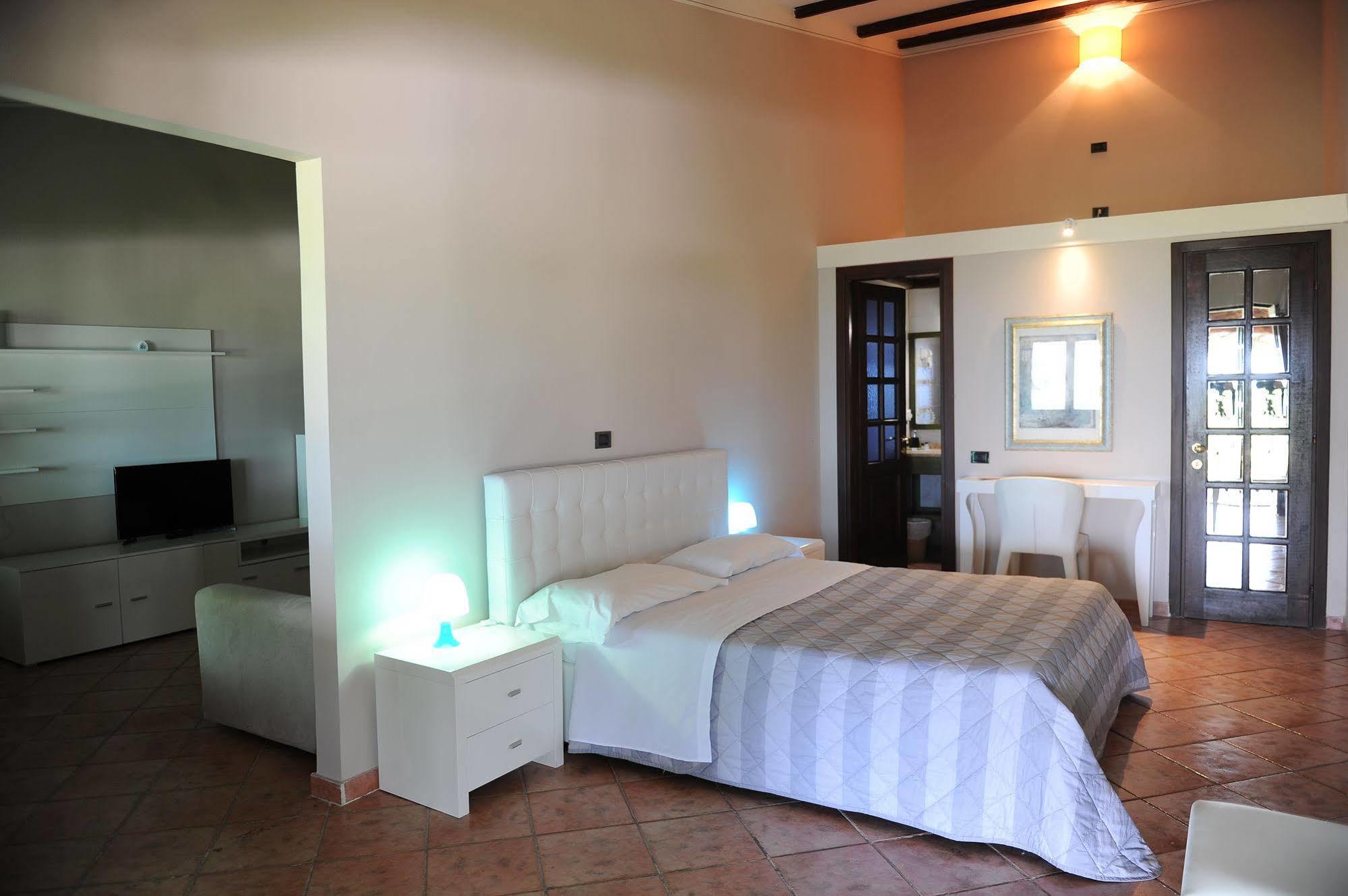 Il Poggio Dei Pettirossi Hotel Беваня Екстериор снимка