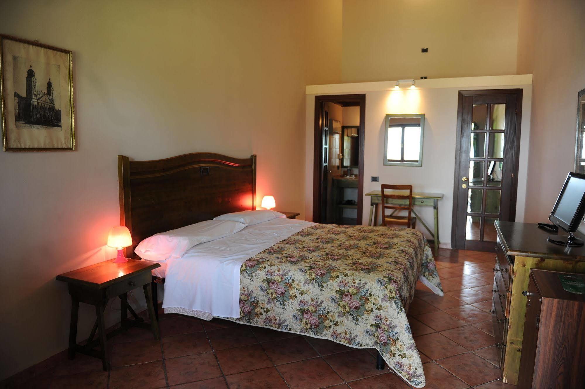Il Poggio Dei Pettirossi Hotel Беваня Екстериор снимка